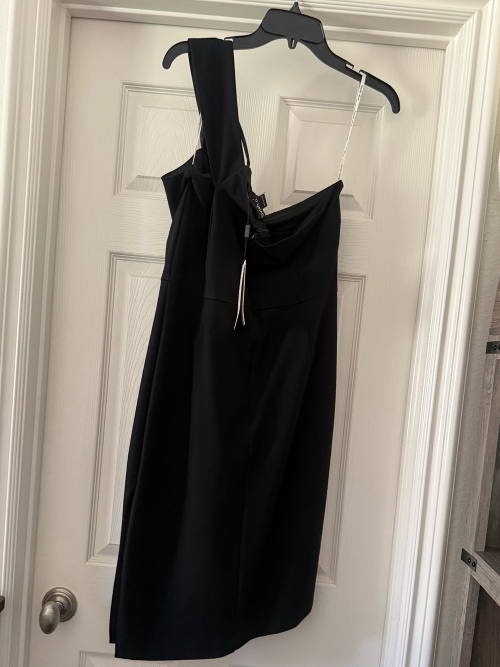 Lavish Alice Black One-Shoulder Cocktail Dress